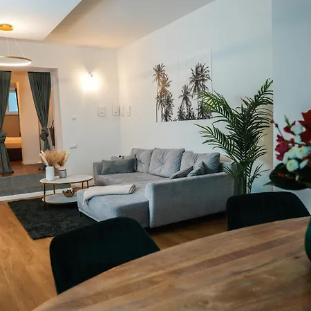 Global Living - Design I I Beamer I Kitchen I Terrace I *
