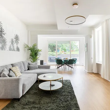 Global Living - Design I I Beamer I Kitchen I Terrace I * Berlin