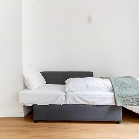 Global Living - Design I I Beamer I Kitchen I Terrace I *