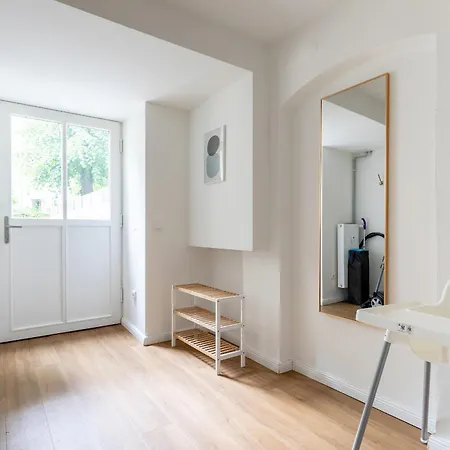 Global Living - Design I I Beamer I Kitchen I Terrace I Apartment Berlin