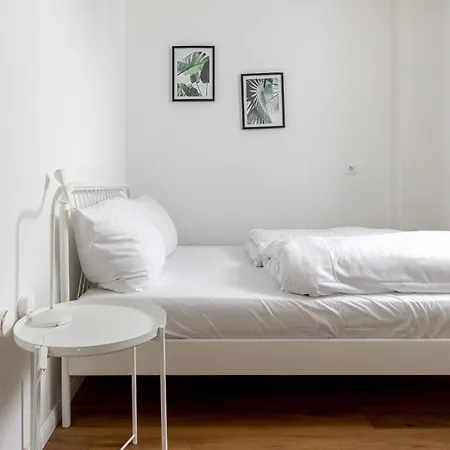 Global Living - Design I I Beamer I Kitchen I Terrace I Apartament