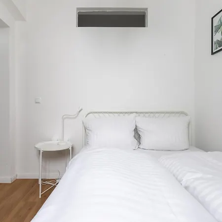 Apartment Global Living - Design I I Beamer I Kitchen I Terrace I *