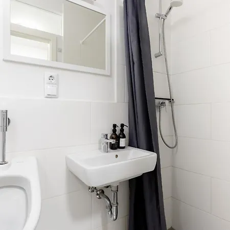 Global Living - Design I I Beamer I Kitchen I Terrace I * ベルリン