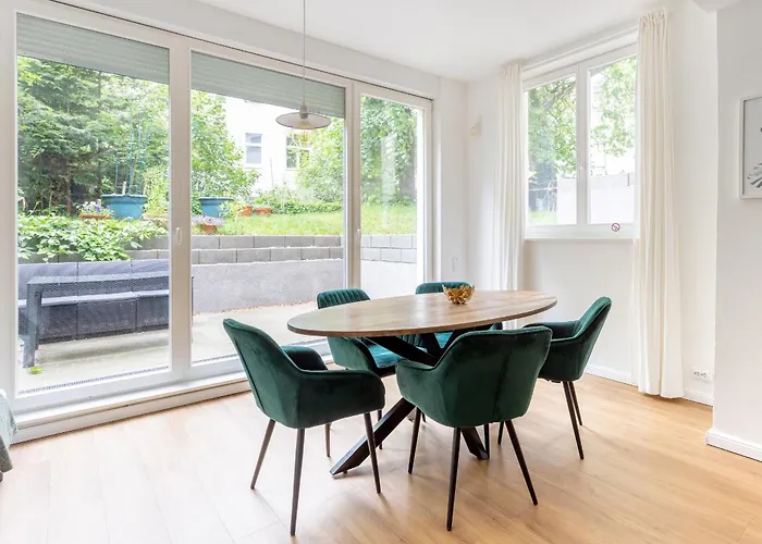 Global Living - Design I I Beamer I Kitchen I Terrace I * Berlim