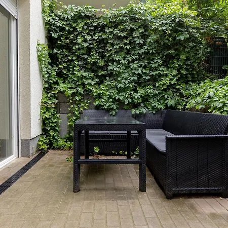 Global Living - Design I I Beamer I Kitchen I Terrace I Berlín