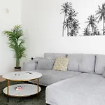 Global Living - Design I I Beamer I Kitchen I Terrace I ברלין