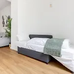 Global Living - Design I I Beamer I Kitchen I Terrace I Lägenhet