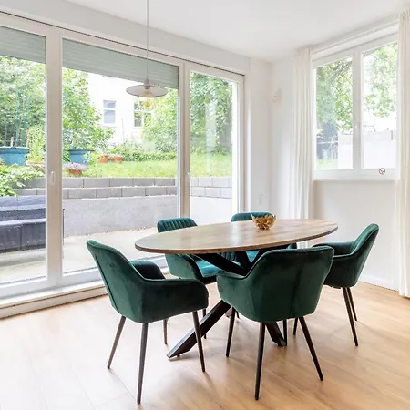 Global Living - Design I I Beamer I Kitchen I Terrace I * Berlino