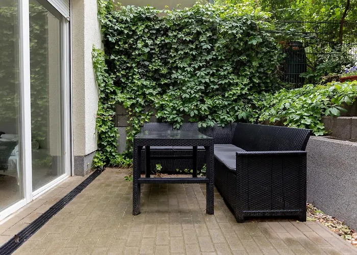 Global Living - Design I I Beamer I Kitchen I Terrace I Berlín