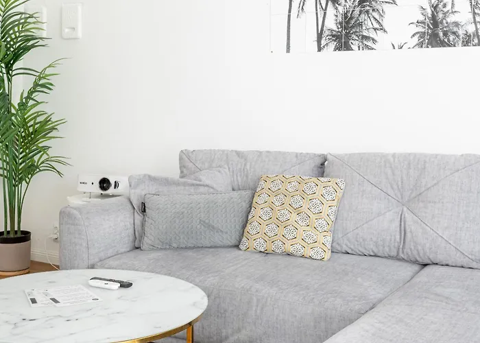 Global Living - Design I I Beamer I Kitchen I Terrace I Berlín